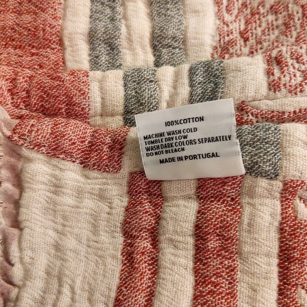 🎁Piscatextil Holiday Throw Blanket - Red Heather with Stripes & Adornments